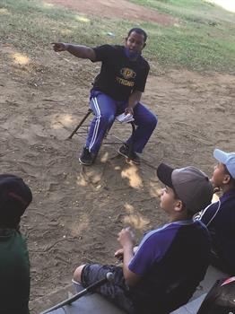 Volunteer Sharing a Devotionals Volunteer Sharing a Devotionals